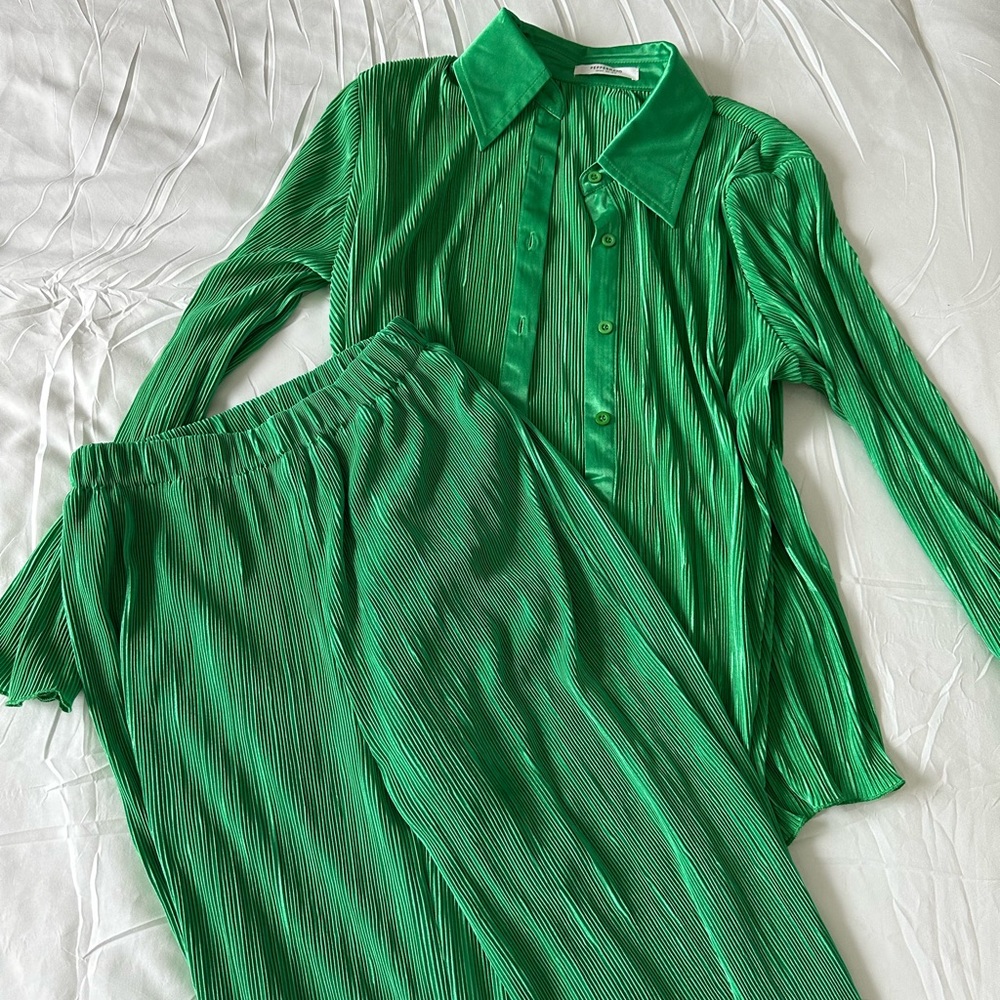 Green two piece set / Peppermayo Brand - work once